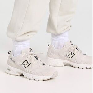 New Balance Cream and Black Women's Sneakers